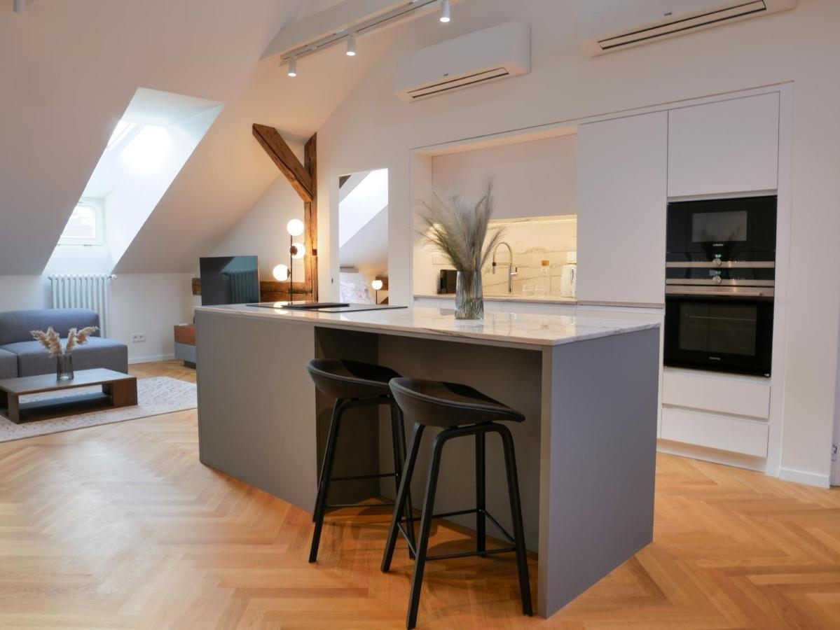 Laurinska 1 Apartman