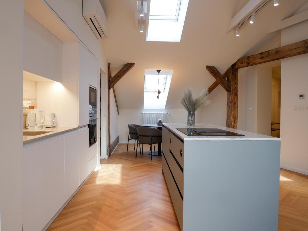 Laurinska 1 Apartman
