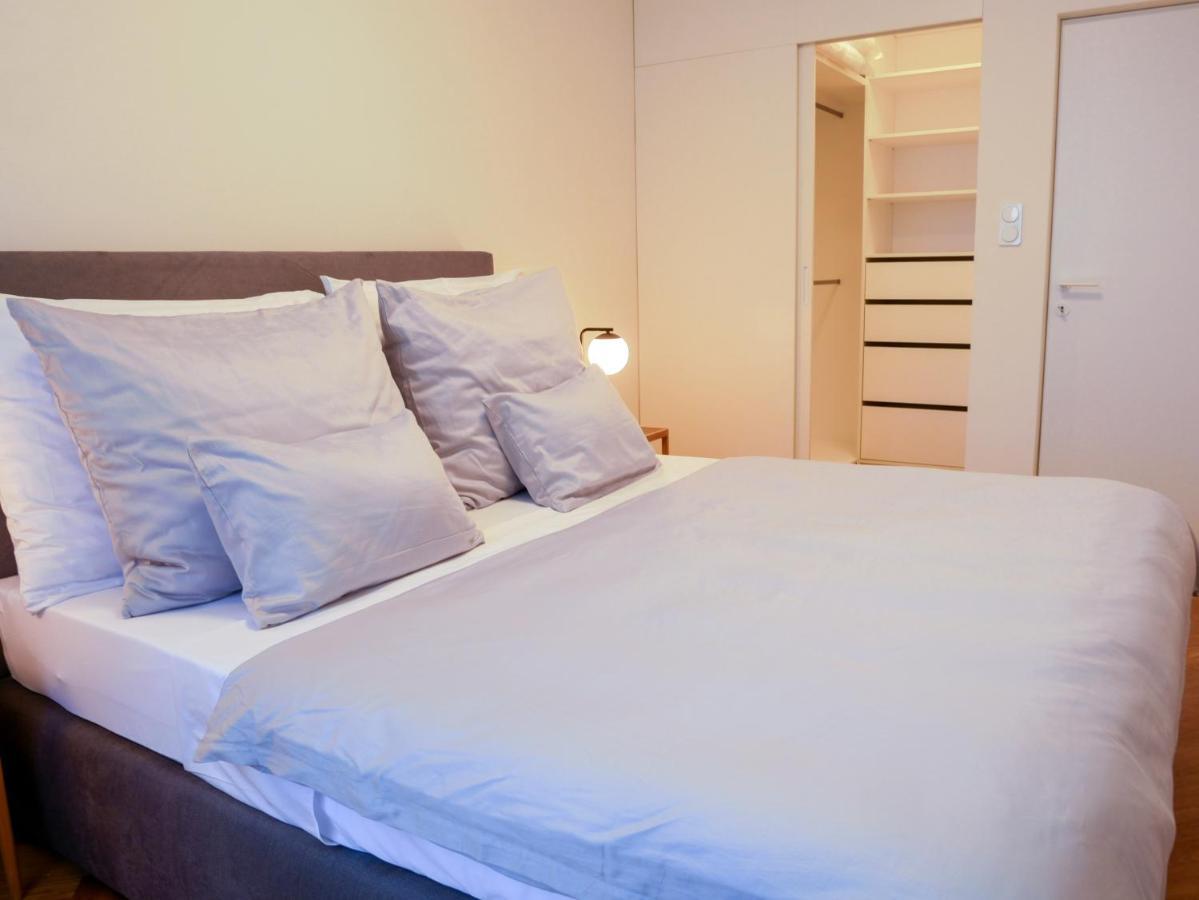 Apartman Laurinska 1 *