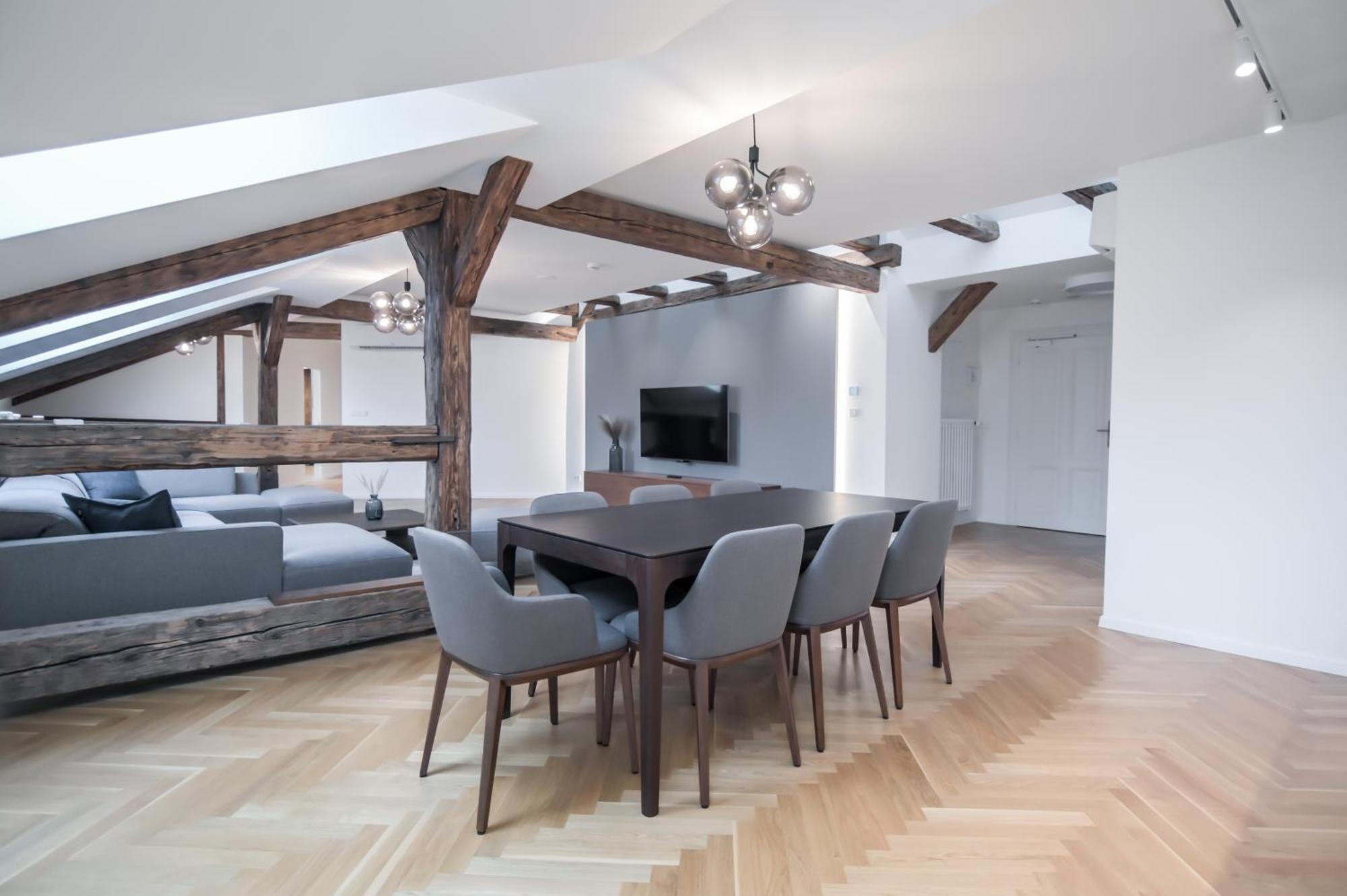 Laurinska 1 Apartman *